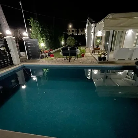Vila Eless Villa Golem (Tirana)