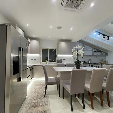 Vila Eless Villa *