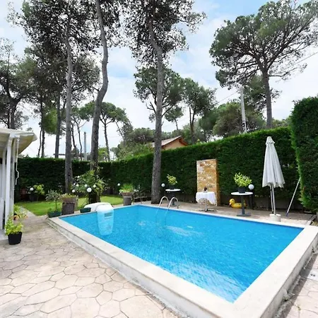 Vila Eless Golem (Tirana)