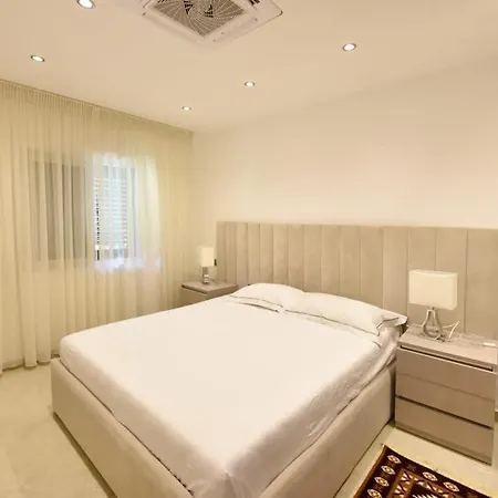Vila Eless Villa Golem (Tirana)