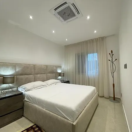 Vila Eless Golem (Tirana)