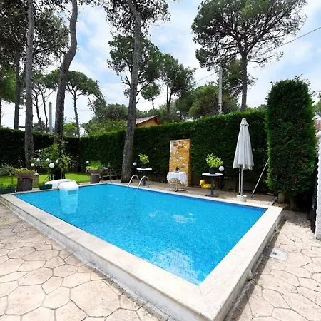Vila Eless Villa *