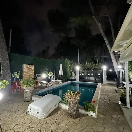 Vila Eless * Golem (Tirana)