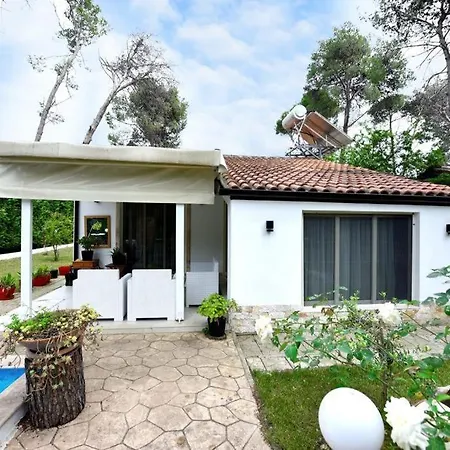 Vila Eless Golem (Tirana)